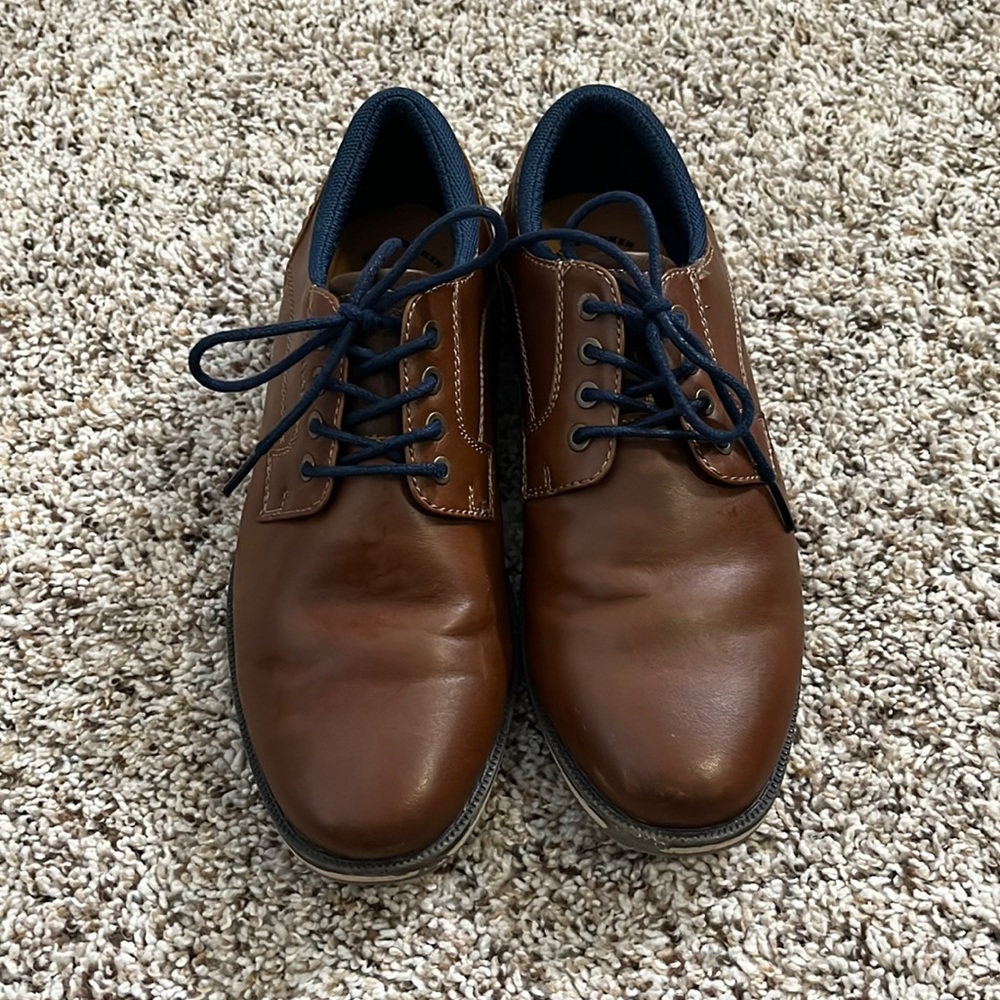 Boys Sonoma memory foam dress shoe